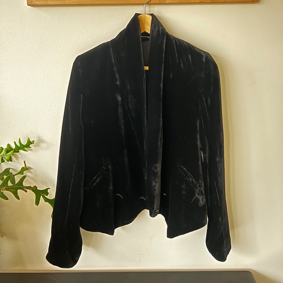 Velvet jacket by Cynthia - Picture 1 of 3